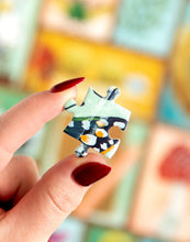 Load image into Gallery viewer, Gathered Treasures 500pc Puzzle