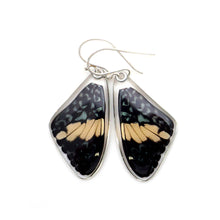 Load image into Gallery viewer, Red Cracker Butterly Earrings
