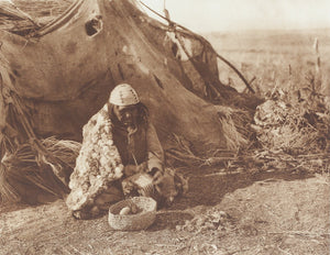 Storytelling: Native People Through the Lens of Edward S. Curtis Boxed Notes