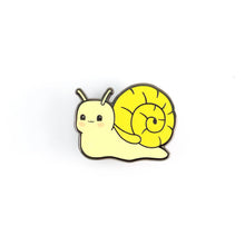 Load image into Gallery viewer, Snail Pin
