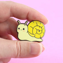 Load image into Gallery viewer, Snail Pin
