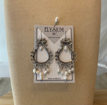 Load image into Gallery viewer, Oxaca Bird with Beads Earring
